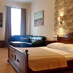 Euro Oda ve Kahvaltı 4*